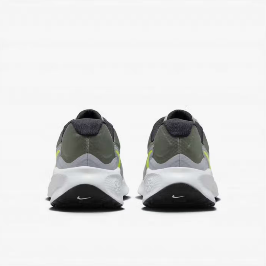 Nike's New Lightweight Soft-So - Men Shoes Must Have recensie en prijs